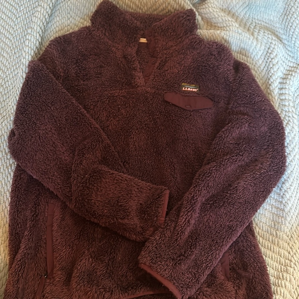 LL Bean fluffy crew neck quarter buttoned jacket